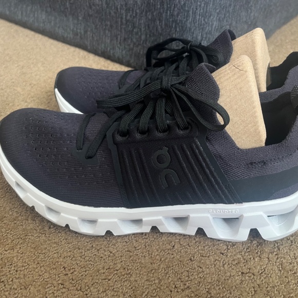 Cloudswift 4 Running Shoe (Women) new without box - Picture 10 of 11